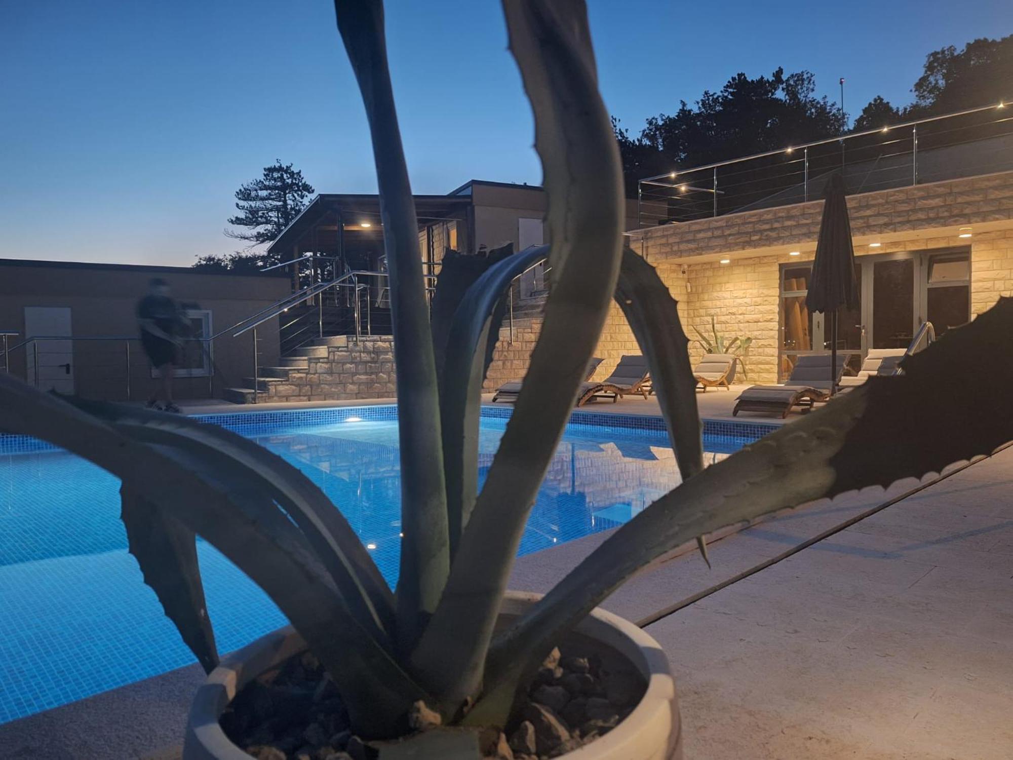 Hotel Boora Glamp Experience & Heated Infinity Pool Senj  Exteriér fotografie