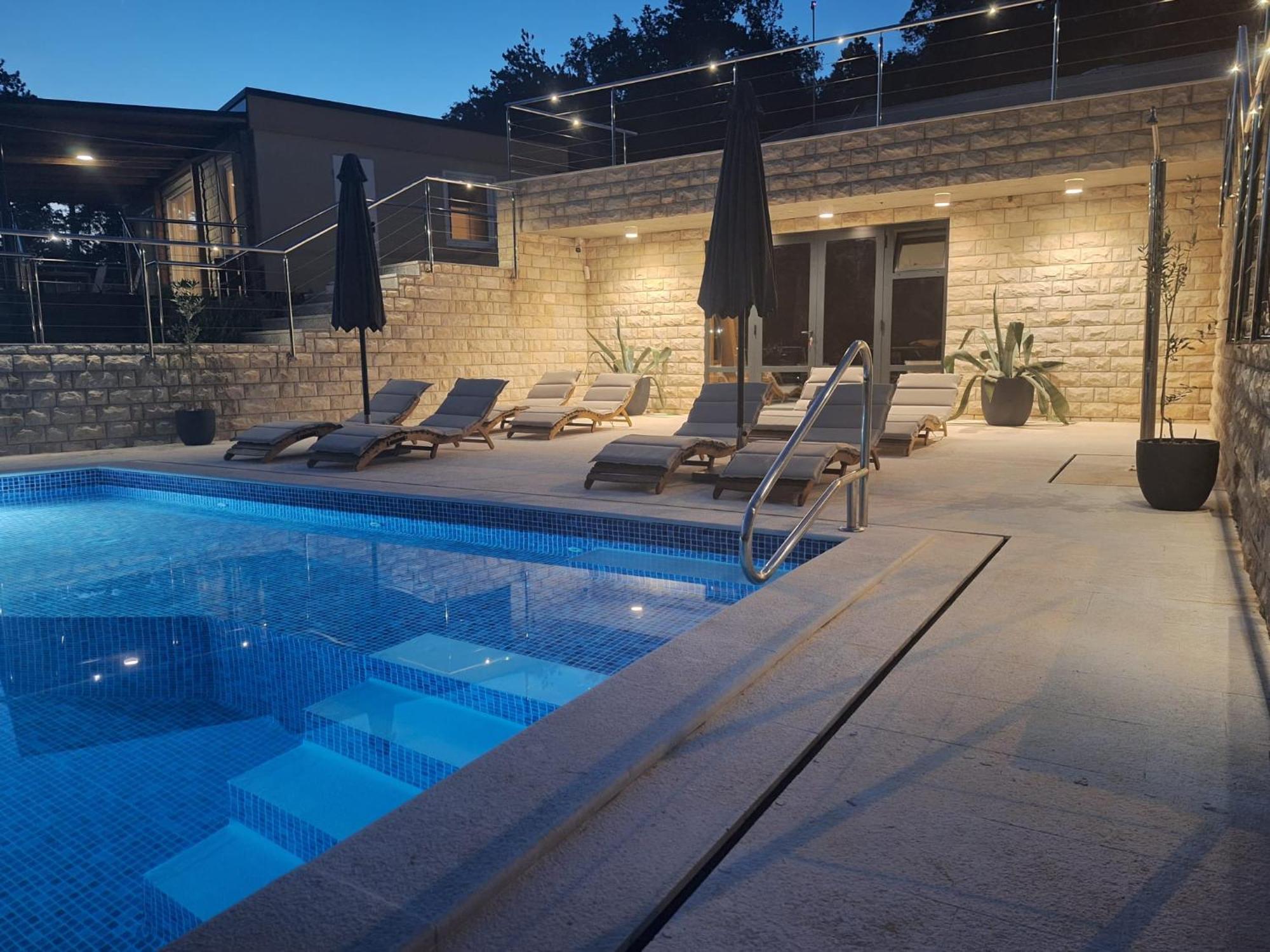 Hotel Boora Glamp Experience & Heated Infinity Pool Senj  Exteriér fotografie